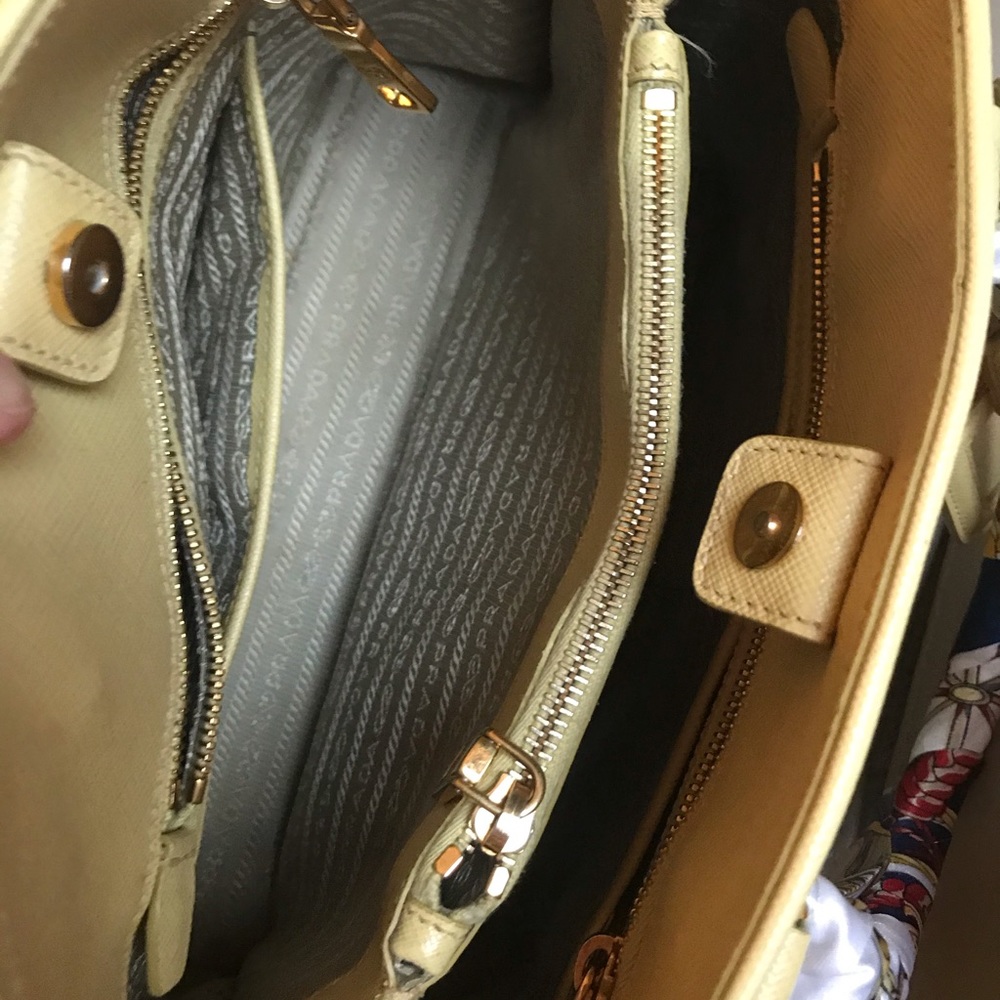 Prada - Picture 6 of 11
